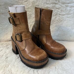 London Underground Boots